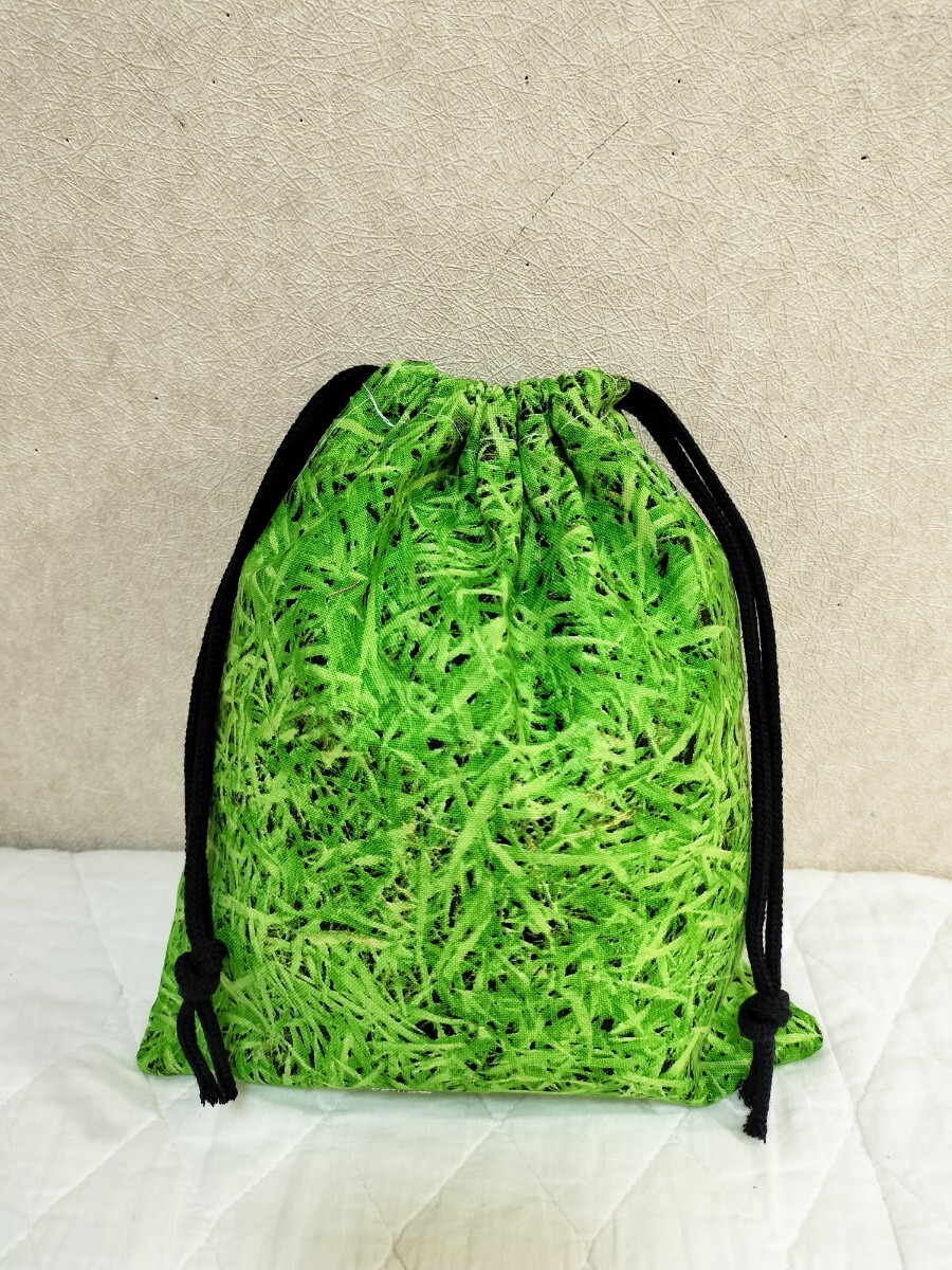 芝生柄巾着袋 ハンドメイド 小物入れ コップ入れ 給食袋 入園入学準備拍卖