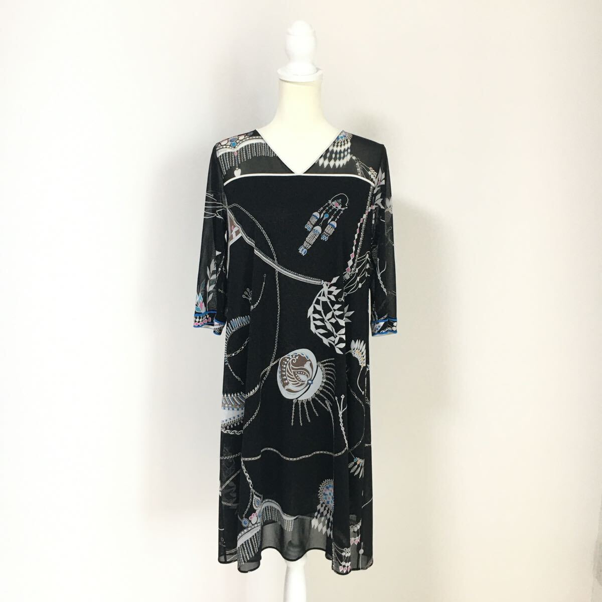 近年美品 LEONARD レオナール カンカン ストレッチ ワンピース 42 送料無料拍卖