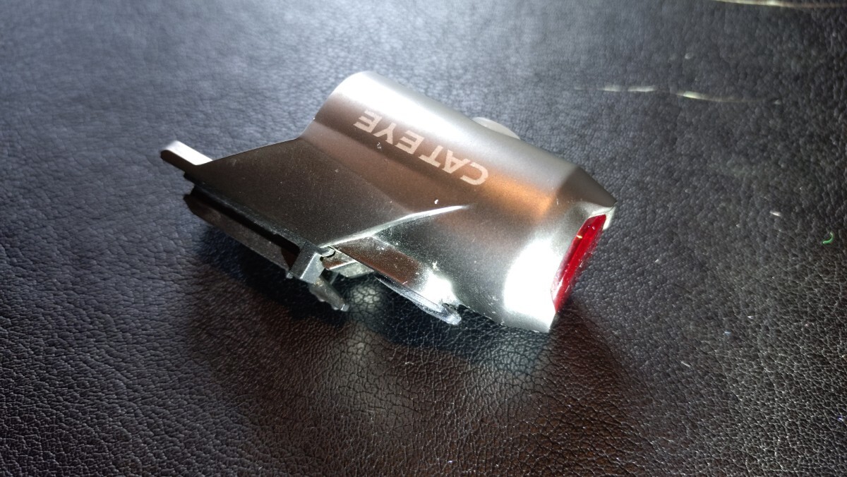 美品 CATEYE VOLT50 赤色灯 キャットアイ テールライト VOLT 本体のみでの出品拍卖