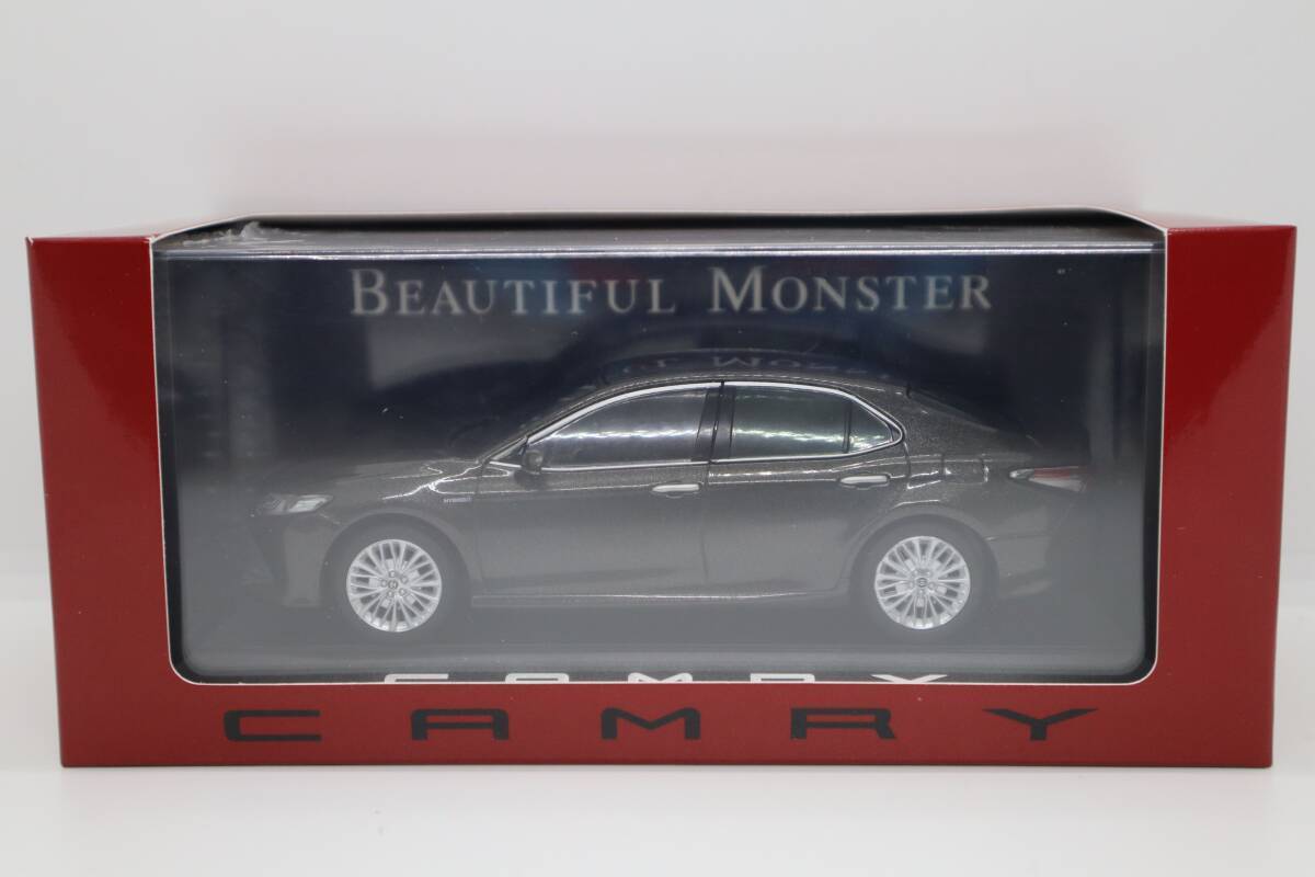 J0884(6) Y トヨタ カムリ ミニカー 1/30 グラファイトメタリック (6)4X7 カラーサンプル 色見本 非売品 TOYOTA CAMRY 未使用拍卖