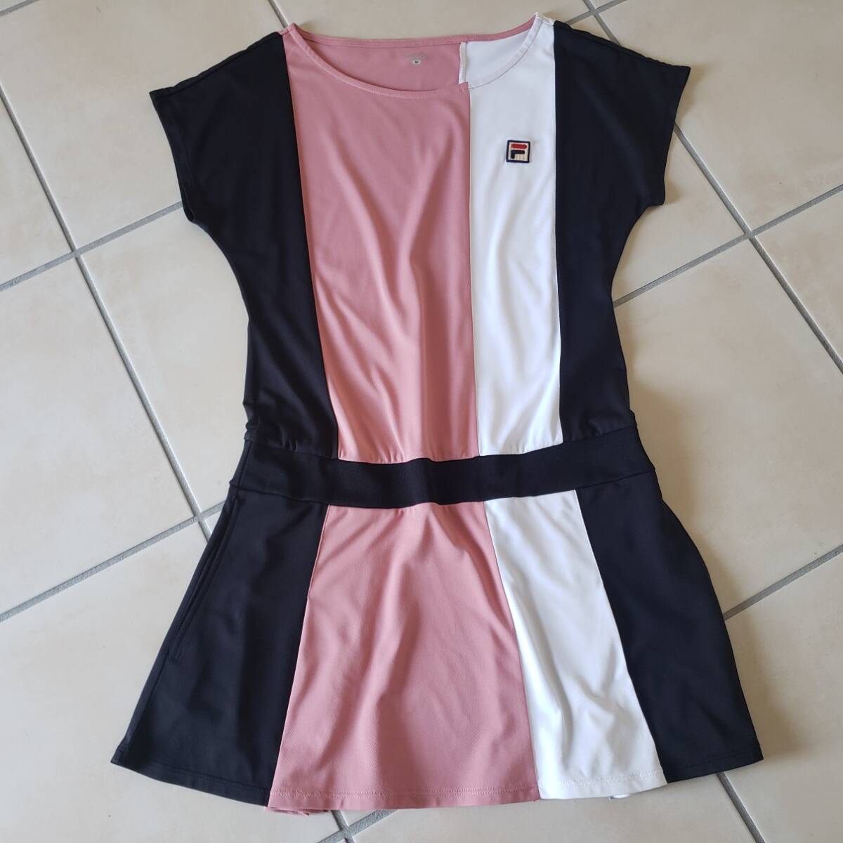 Filaフィラ・テニスウェア・ドレス・ワンピース・レディースMサイズ・ピンク×黒白拍卖