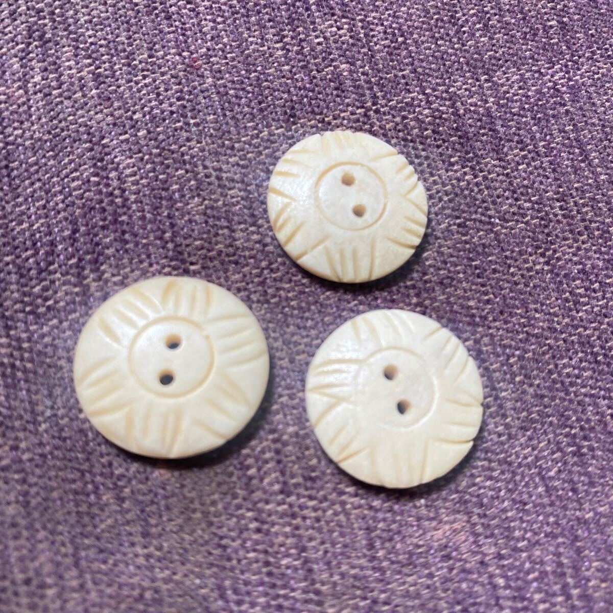 最終セール!自然素材!インド製☆ハンドメイド★水牛の骨製 ボタン3個組S-4拍卖