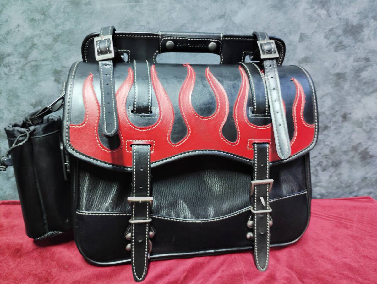 デグナー NB-1F ナイロンサドルバック 縦29×横37×幅12(センチ) 容量12L カラー:ブラック、レッド拍卖