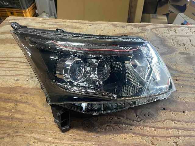 ダイハツ ムーヴ 右 ヘッドライト la100 led (BL12923)拍卖