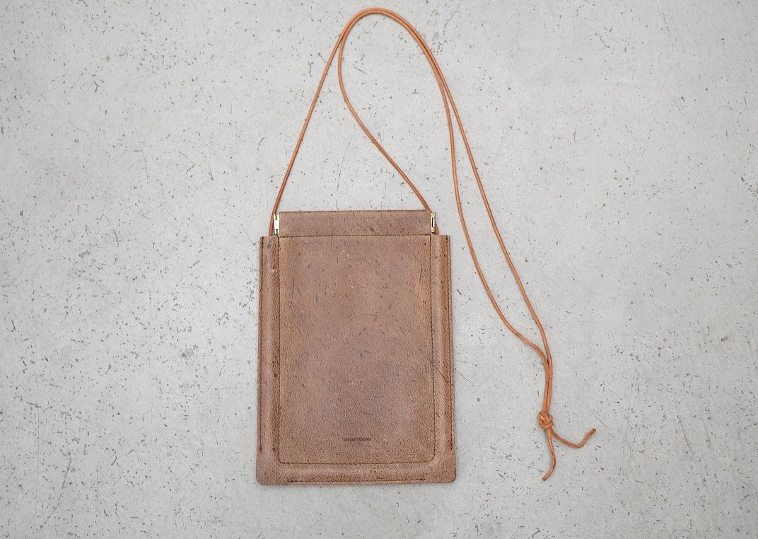 極美品 Hender Scheme エンダースキーマ purse bag nc-rc-pbg KUDU クーズー レザー ショルダー バッグ サコッシュ 牛革 茶904P▲拍卖