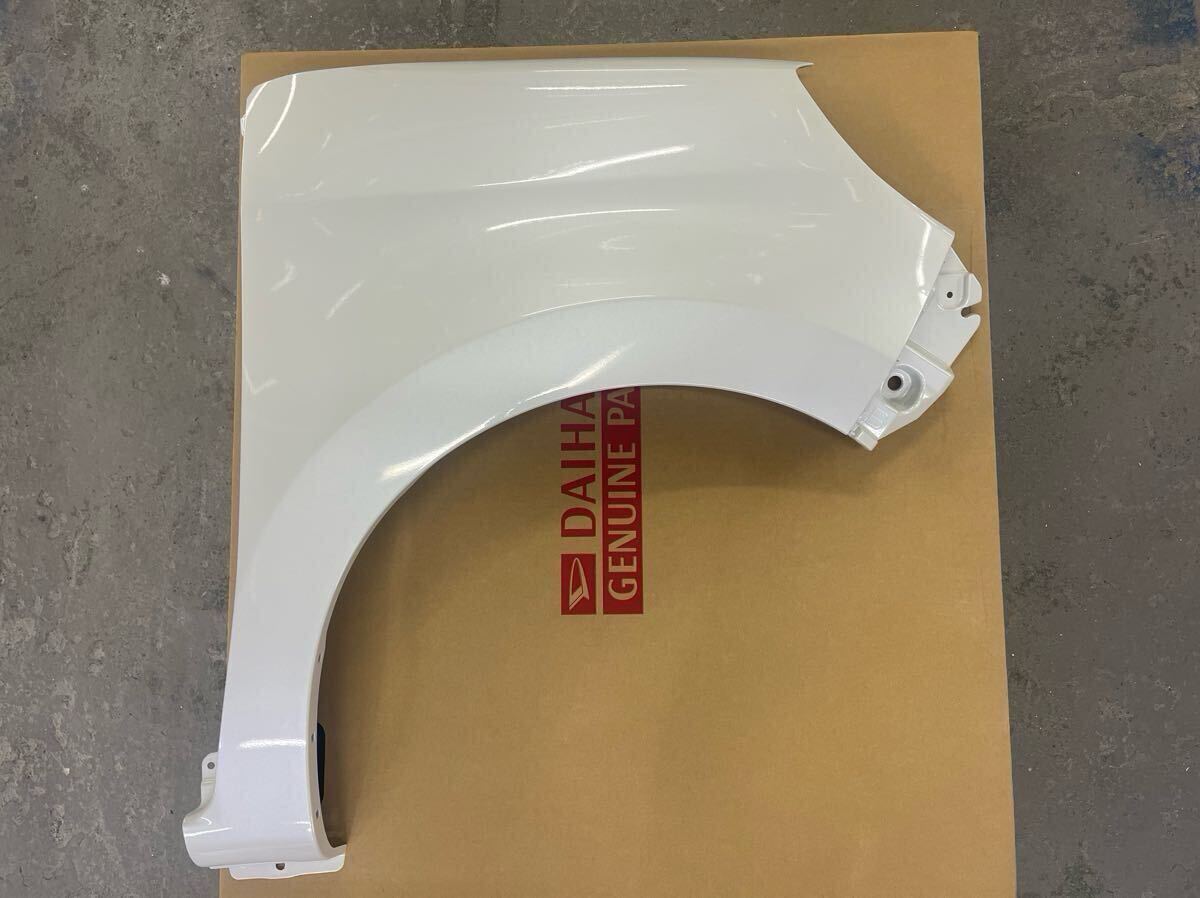 極美品 ポン付けOK M700A パッソ 右Fフェンダー W24 ホワイトパール拍卖