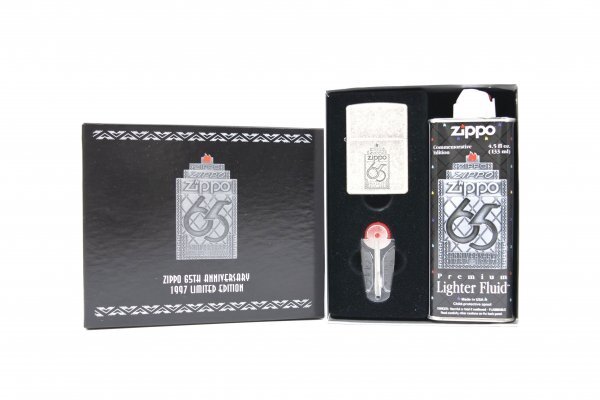 n142 /未使用 Zippo 65th ANNIVERSARY 1997 LIMITED EDITION ジッポー 65周年 1997年記念モデル 箱付き 現状品拍卖
