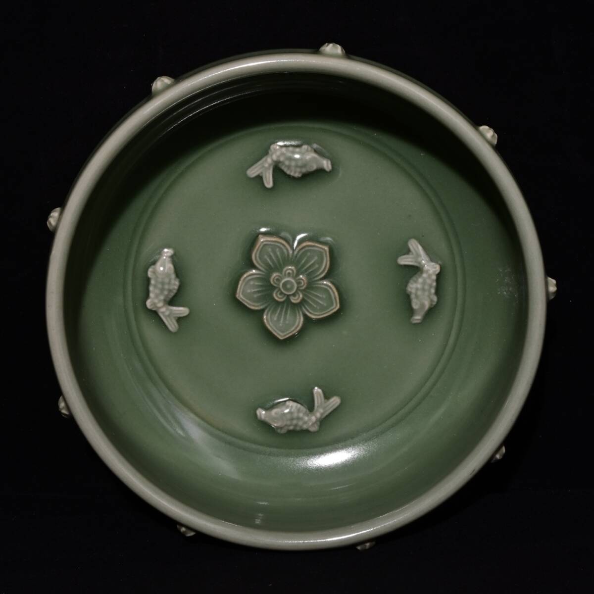 旧蔵 宋 龍泉窯 魚紋 鼓釘洗 置物 陶芸 古陶磁器 中国磁器 極細工 中国古玩 骨董品 古美味 209拍卖