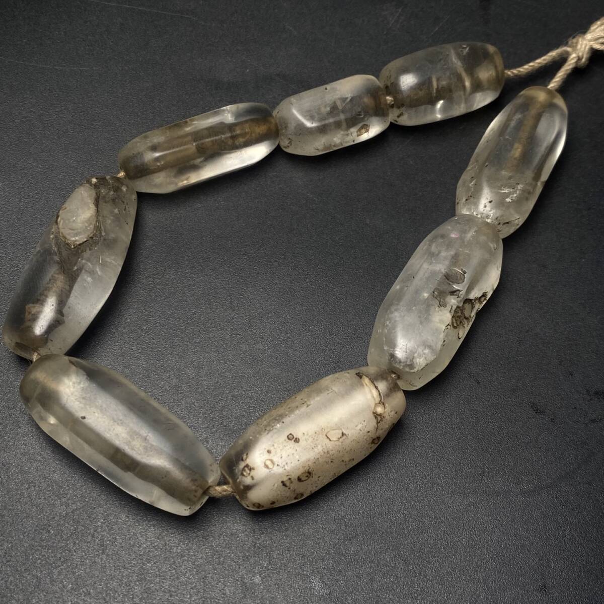 旧蔵 西周 白水晶 手串 寓意:對練氣 供仏 避邪 鎮宅 占卜都擁有大的正向及神佛加持能力 極細工 中国古玩 骨董品 古美味 209拍卖