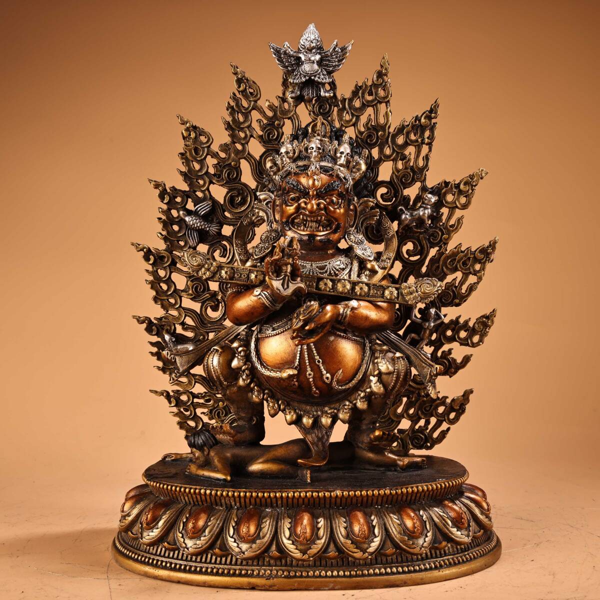 旧蔵 清 純銅 全銅 高浮彫刻描金銀 蔵伝大黒天護法仏像 奉納されていた 供養品 銅製 極細工 中国古玩 骨董品 古美味 209拍卖