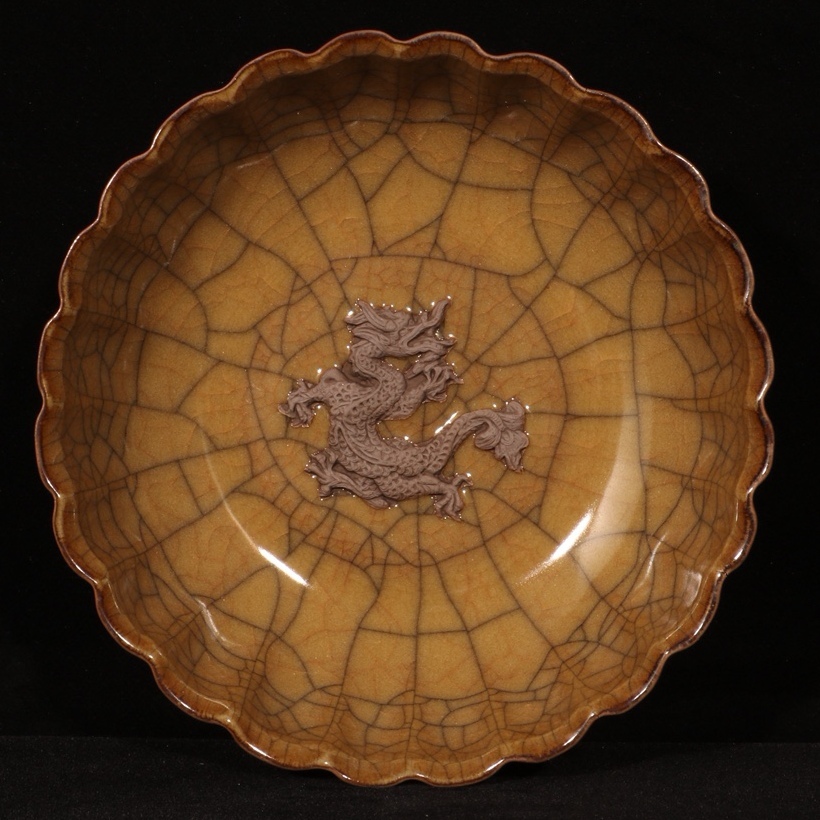 旧蔵 宋 哥窯 米黄釉 龍紋 花瓣洗 陶芸 古陶磁器 中国磁器 極細工 中国古玩 骨董品 古美味 209拍卖