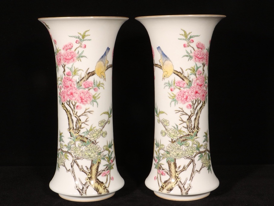 旧蔵 清 雍正年製 エナメル彩 描金花鳥紋 花觚 陶芸 古陶磁器 中国磁器 極細工 中国古玩 骨董品 古美味 209拍卖