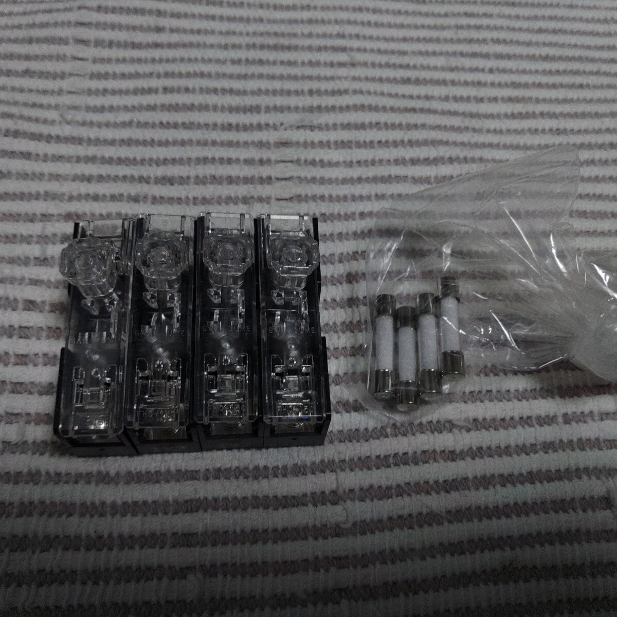 坂詰 FHC-15 ヒューズホルダー 新古 4個 ゆうパック60サイズ拍卖