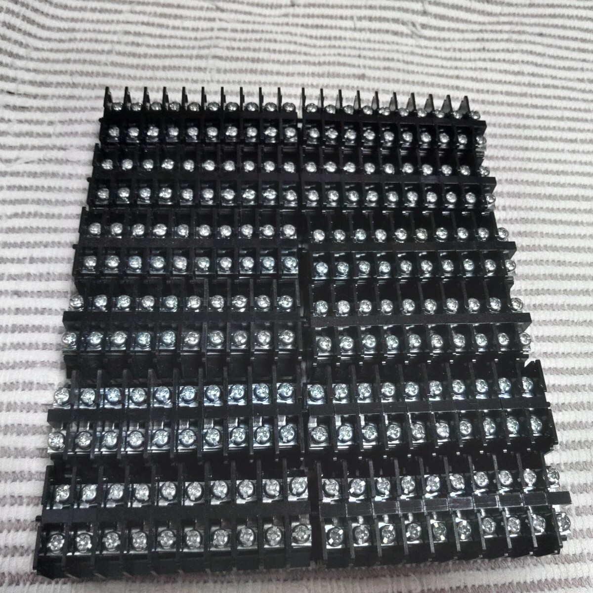 メーカー不明 600V20A 組端子台 新古 120個 ゆうパック60サイズ 拍卖