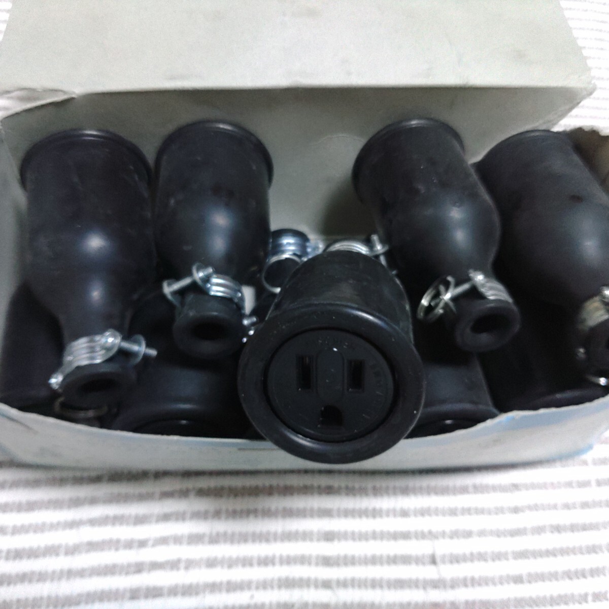 明工社 ME2624 125V15A接地防水ゴムコネクタボディ 新古 10個 ゆうパック60サイズ 拍卖