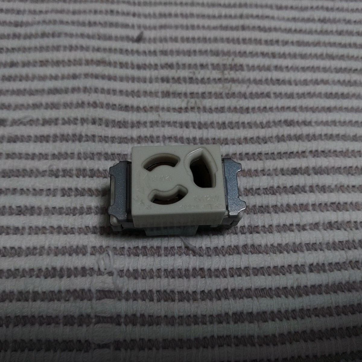 パナソニック フルカラー WN1161 抜止接地シングルコンセント 新古 ゆうパック60サイズ 拍卖