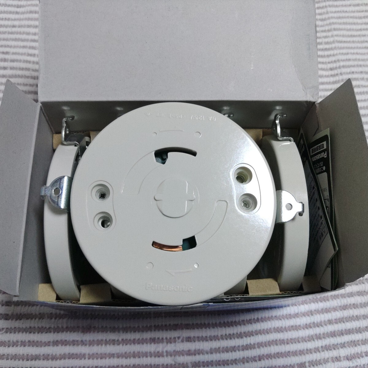 パナソニック WG6130W 露出ローゼット 新古 5個から ゆうパック60サイズ 拍卖