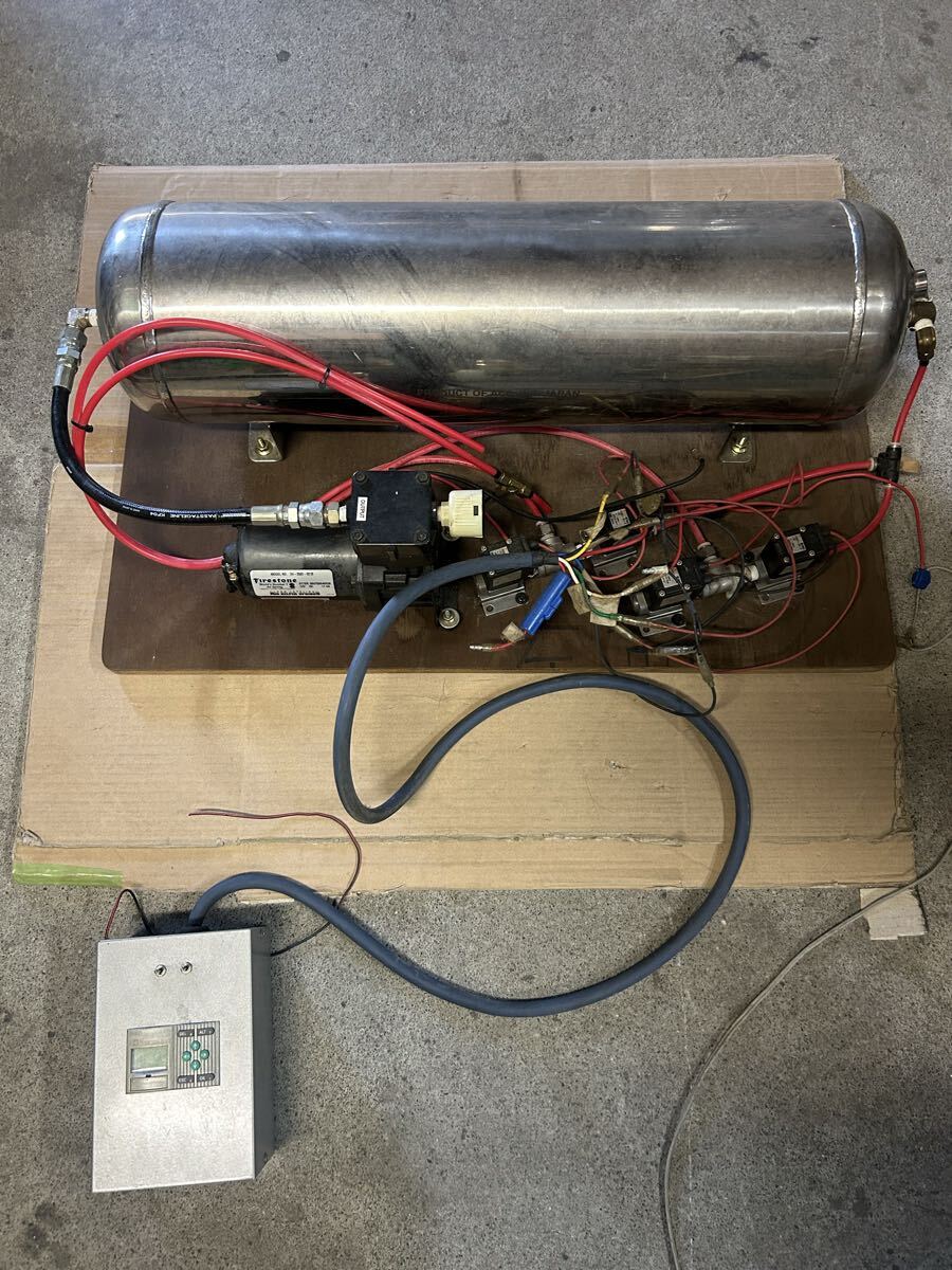 ★メーカー不明 エアータンク コントローラー エアサス 車高調 原点復帰装置? オムロン ワゴンR クラウン アルファード プリウス(0901)拍卖