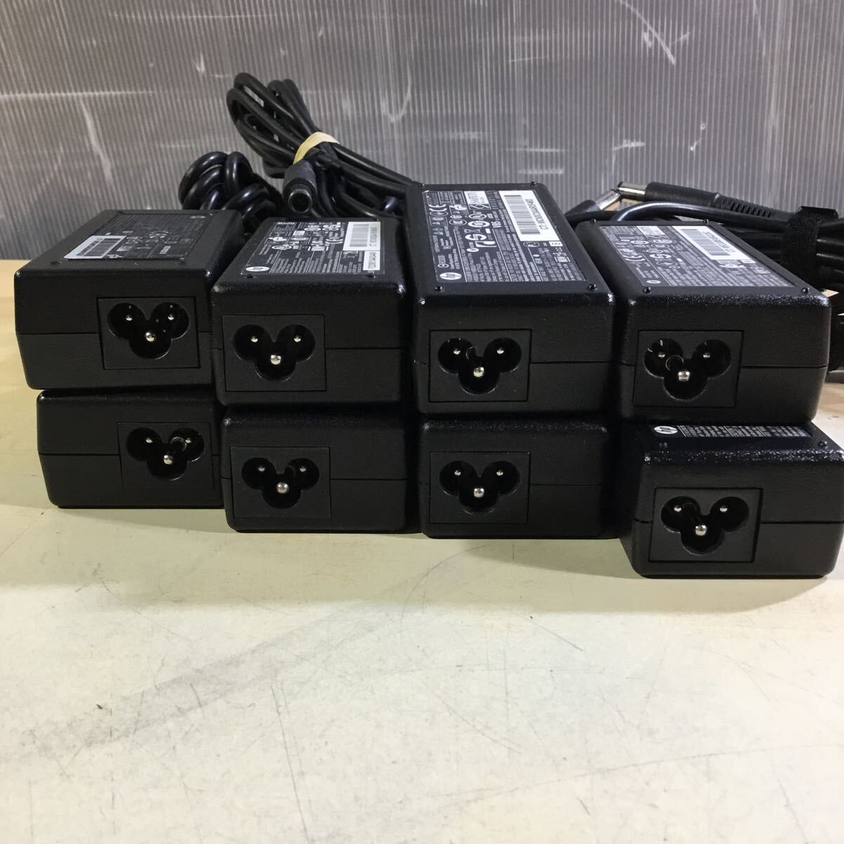 【送料無料】(091945E) 8個セット HP 65W AC Adapter 19.5V-3.33A 純正品 約7mm コネクターACアダプター ミッキーケーブル付 中古品拍卖