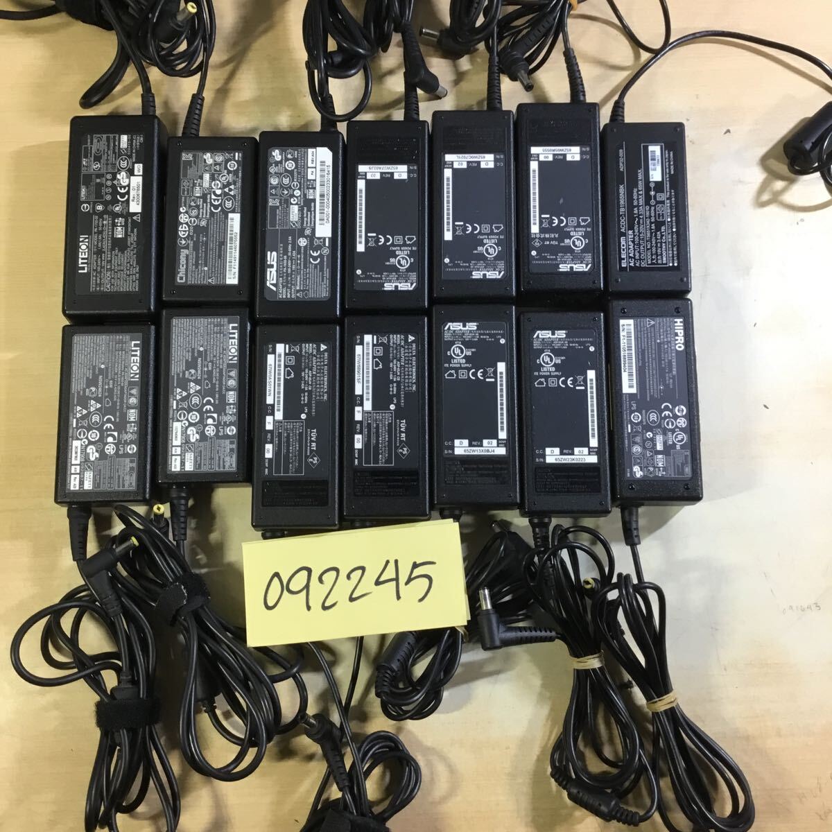 送料無料(092245E) 14個セット 19V3.42A AC Adapter chicony/liteon/ASUS他 純正品 ACアダプター ミッキー/メガネケーブル付 中古品拍卖
