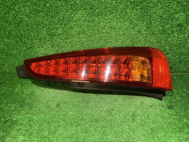 マークIIブリット TA-GX115W 右テールランプ 81550-22A10拍卖