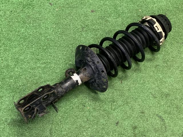 フィットシャトル DAA-GP2 左Fストラット 51621-TF9-003拍卖