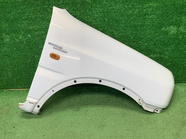 ジムニー TA-JB23W 右Fフェンダー 58611-81AA0拍卖