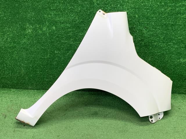 モコ DBA-MG33S 右Fフェンダー 63112-4A00G拍卖