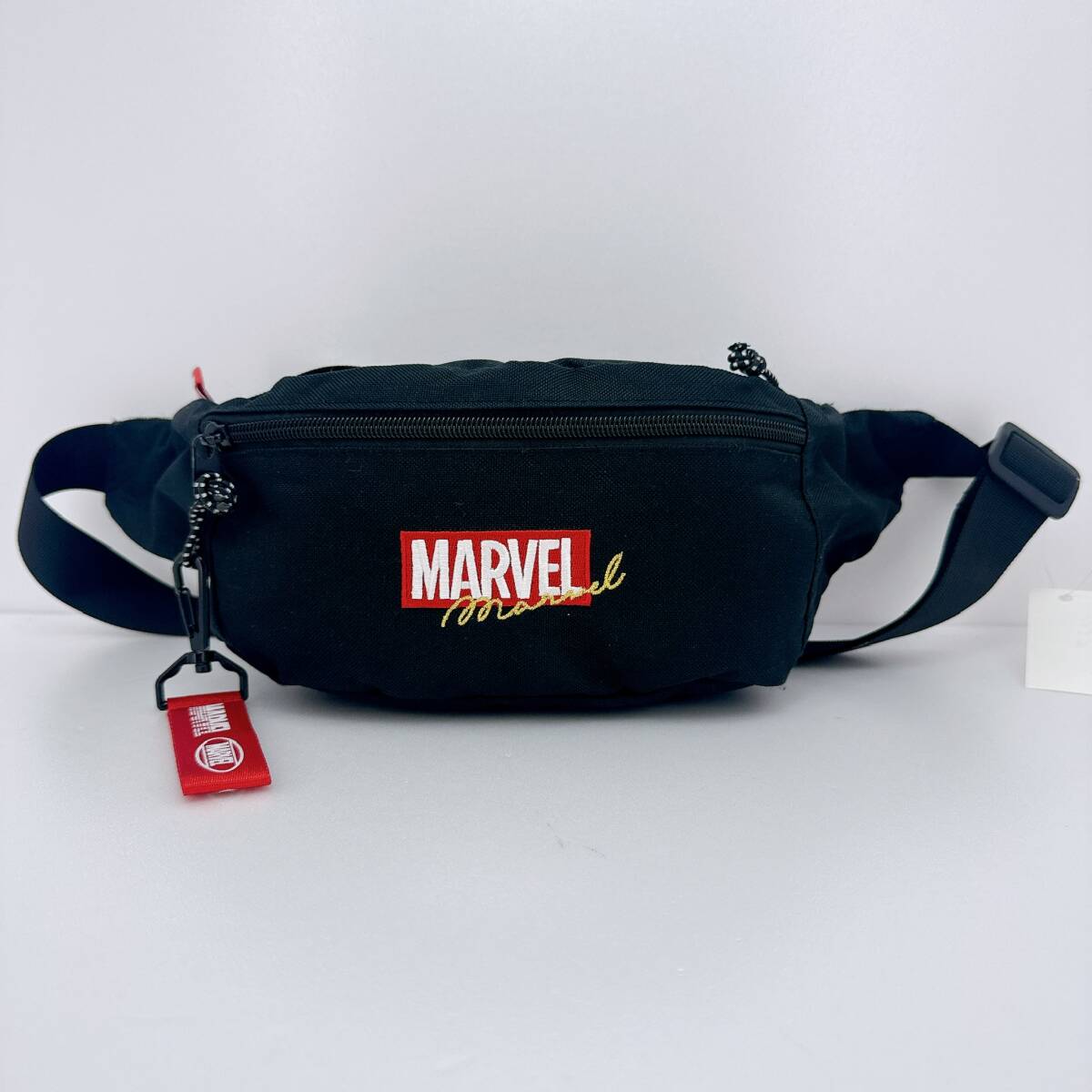 1387○ MARVEL マーベル ウエストバッグ キャンバス ウエストポーチ チャーム付 ユニセックス ブラック 黒 赤 レッド バックル拍卖