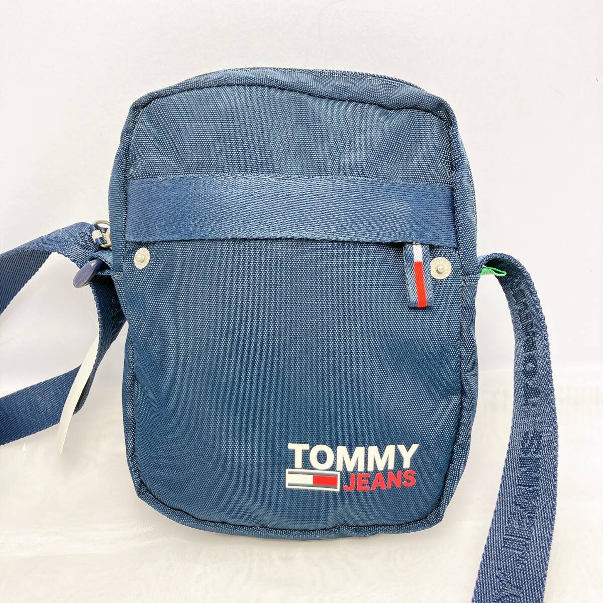 1545◯ TOMMY JEANS トミージーンズ ショルダーバッグ ナイロン キャンバス ネイビー 紺 ユニセックス 内ポケット サコッシュ ファスナー拍卖