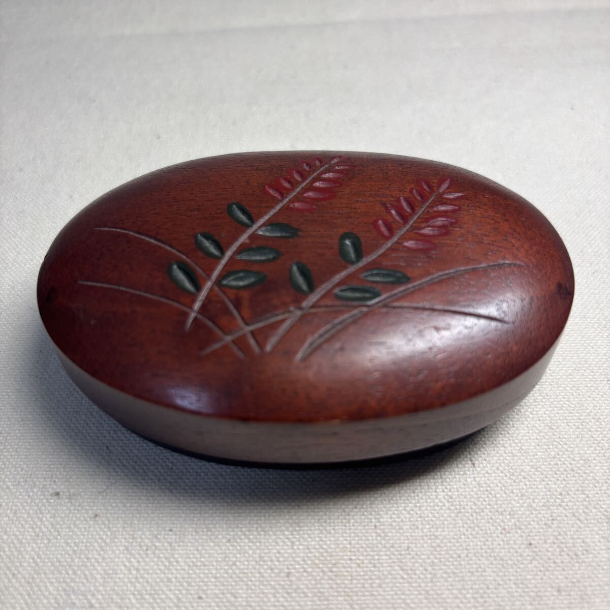 木製 楕円形 小物入れ 花 小物入れ 伝統工芸品 ディスプレイ 彫刻拍卖