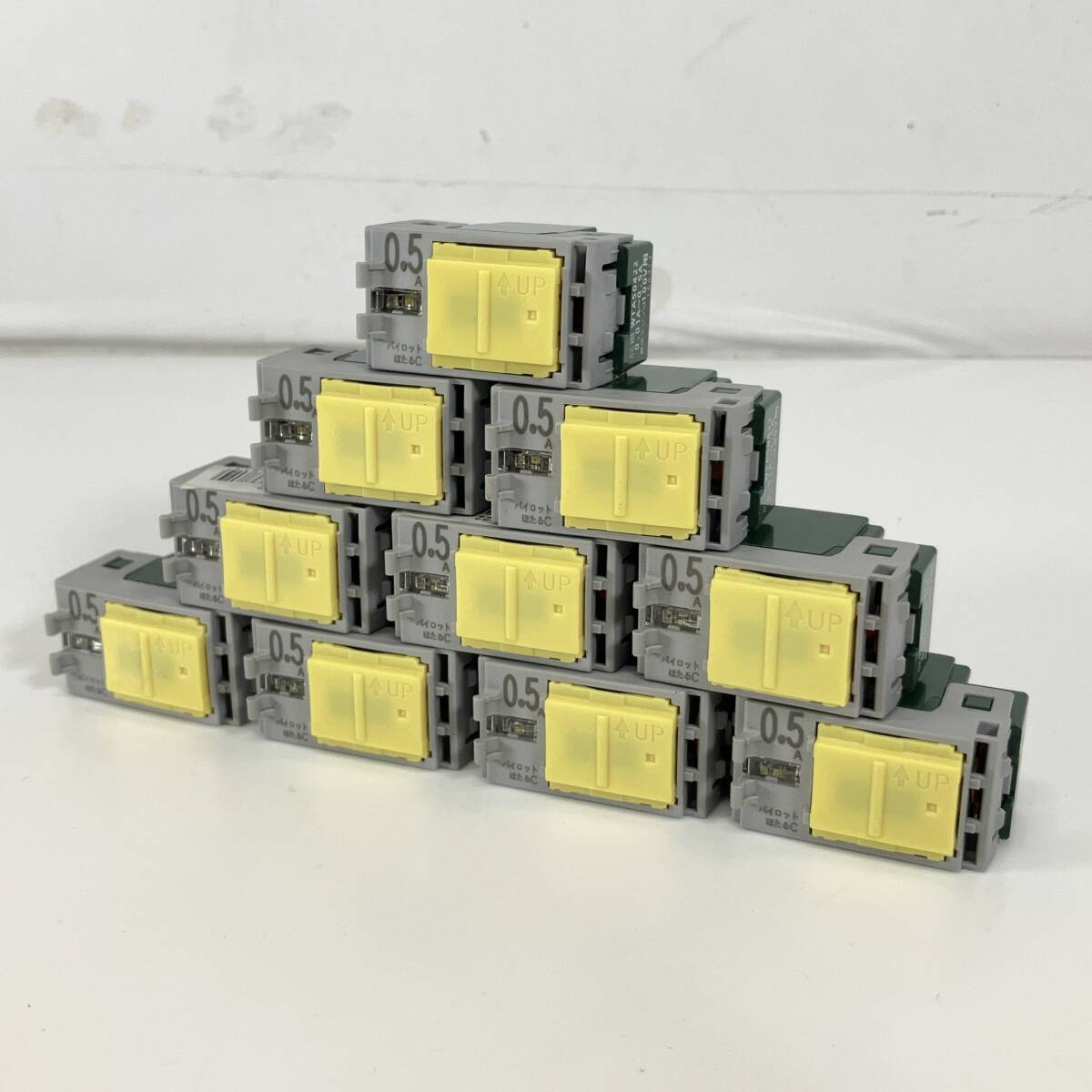 在2(志)【未使用】まとめ/10個セット Panasonic(パナソニック) 埋込パイロット・ほたるスイッチC WTA50422 (I)拍卖