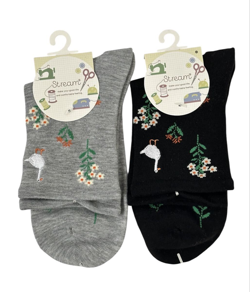 新品 お花とアヒル ワンポイント刺繍 ソックス 2足セット カジュアル 靴下 23〜25cm拍卖