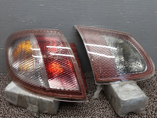 9135 スバル R1 RJ1 テールランプ左 テールライト左 フィニッシャー付 4998/4999拍卖