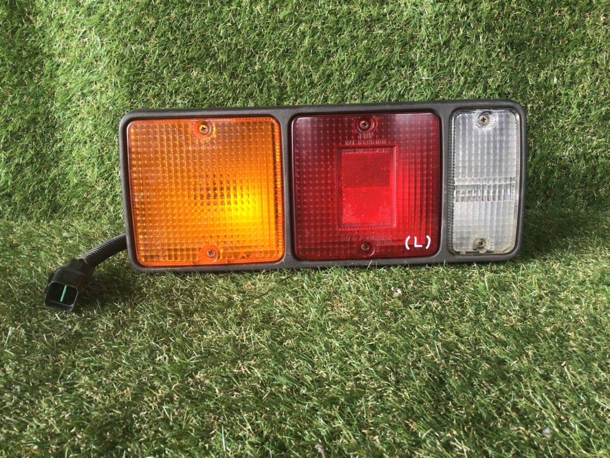 フソーキャンター ワイド テールランプ (L) 欠損箇所あり C-2510 ④ 即日発送可 80s拍卖