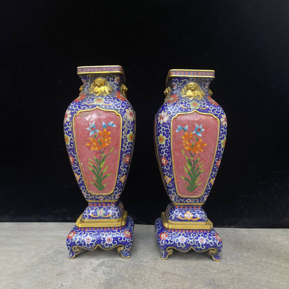 9_ZZ8413【惠】人間国宝 中国古美術 中国骨董 銅製品 【景泰藍梅蘭竹菊瓶です】 時代物 置物 珍品旧蔵 伝世家珍拍卖