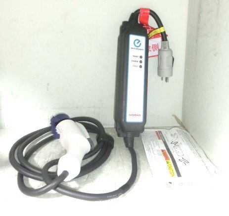 即決完動美品 日産純正 リーフ LEAF 充電ケーブル 29690 3NK7E 収納バック付き 約(3.0m)拍卖