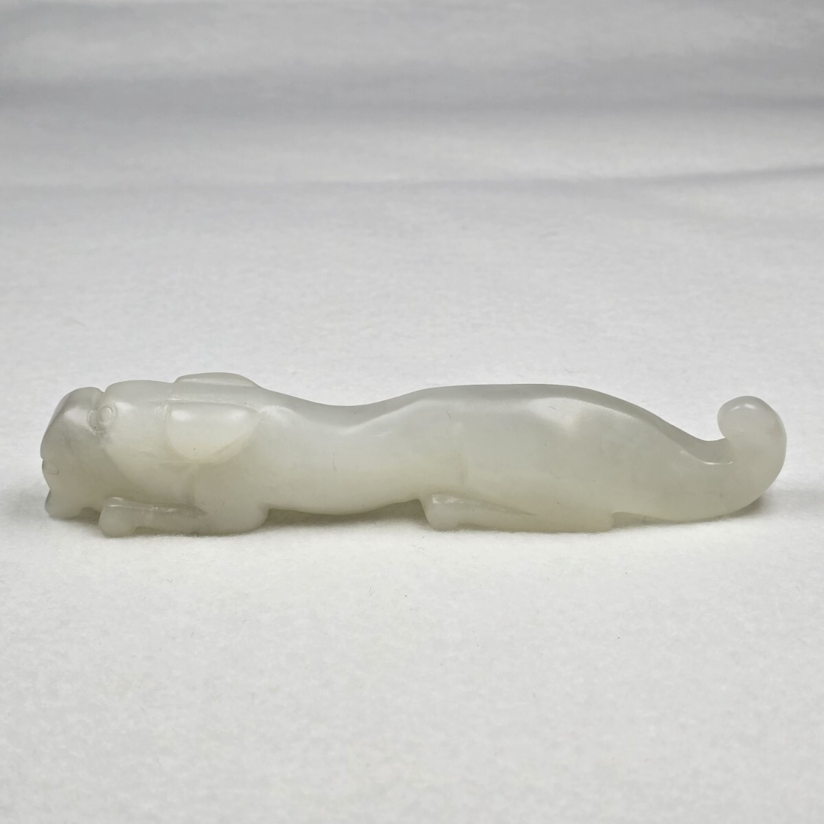 文房具 古石器 白玉 細工手彫り 瑞獣形 文鎮 置物 美品拍卖