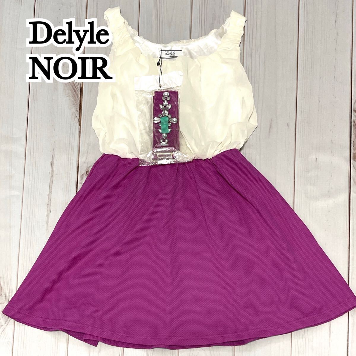 新品 未使用 Delyle NOIR デイライルノアール ワンピース ノースリーブ 膝丈 レディース ストレッチ フレア ベルト付き ピンク サイズ99 M拍卖