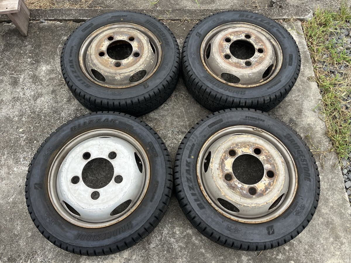 TT-1 TOPY 17.5×5.25 113-9TC 205/60R17.5 23年製2本 24年製2本 8分山 4本セット拍卖