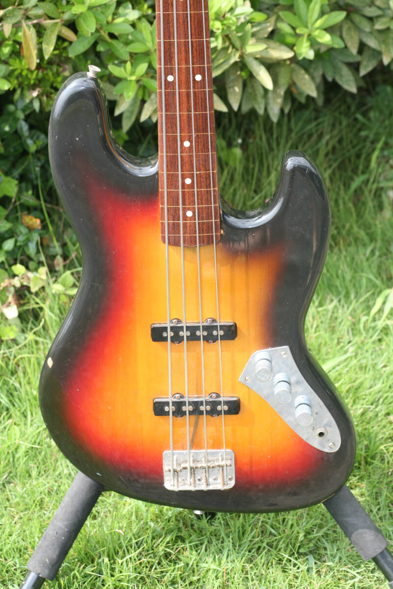 フェンダーJB62-77FL 1962年モデル ジャズベース製造年:1999年~2002年フェンダー・ジャパン ジャズベース フレットレスモデル 拍卖