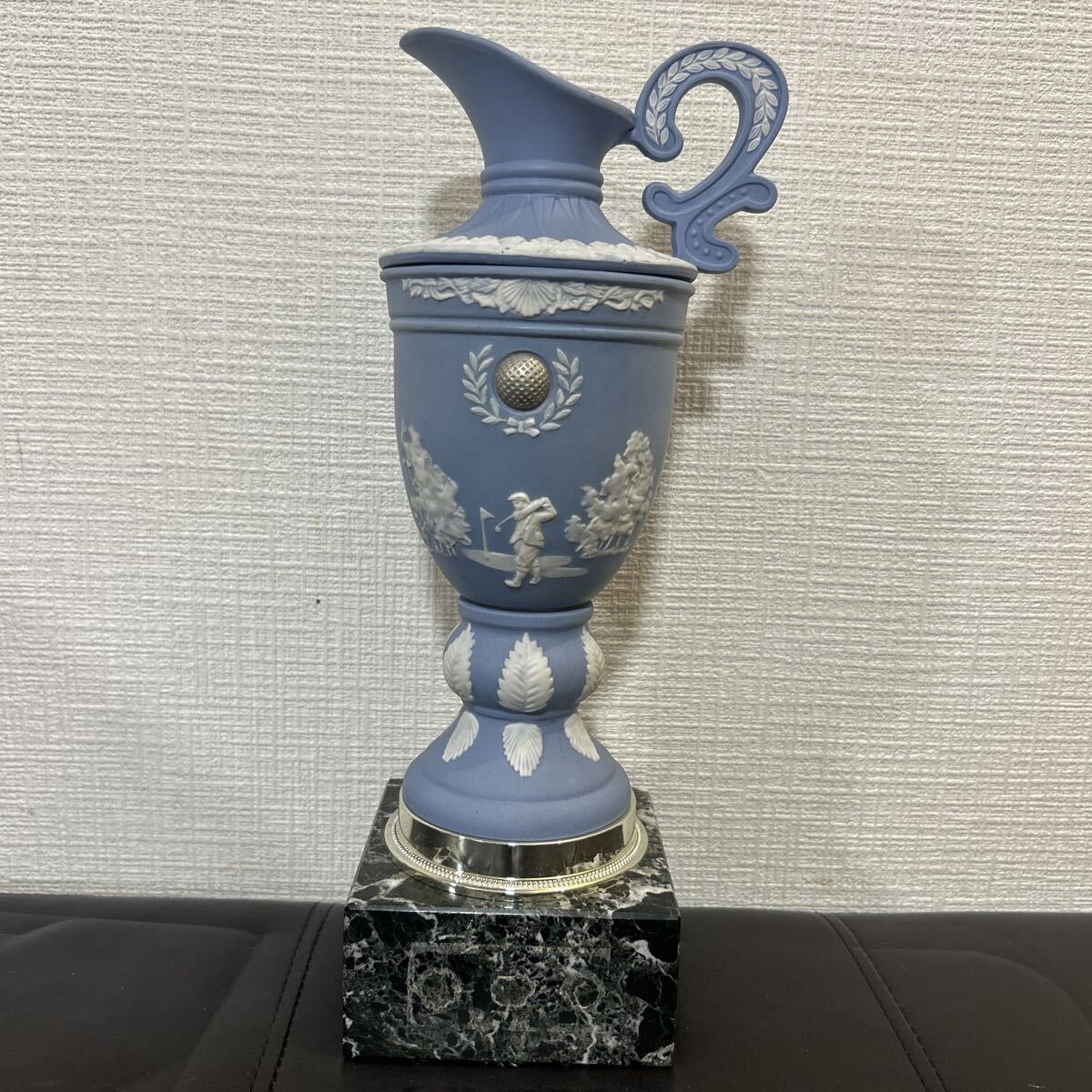 優勝カップ 陶器製 中古 トロフィー 可愛い 大理石調 水色 ブルー 拍卖
