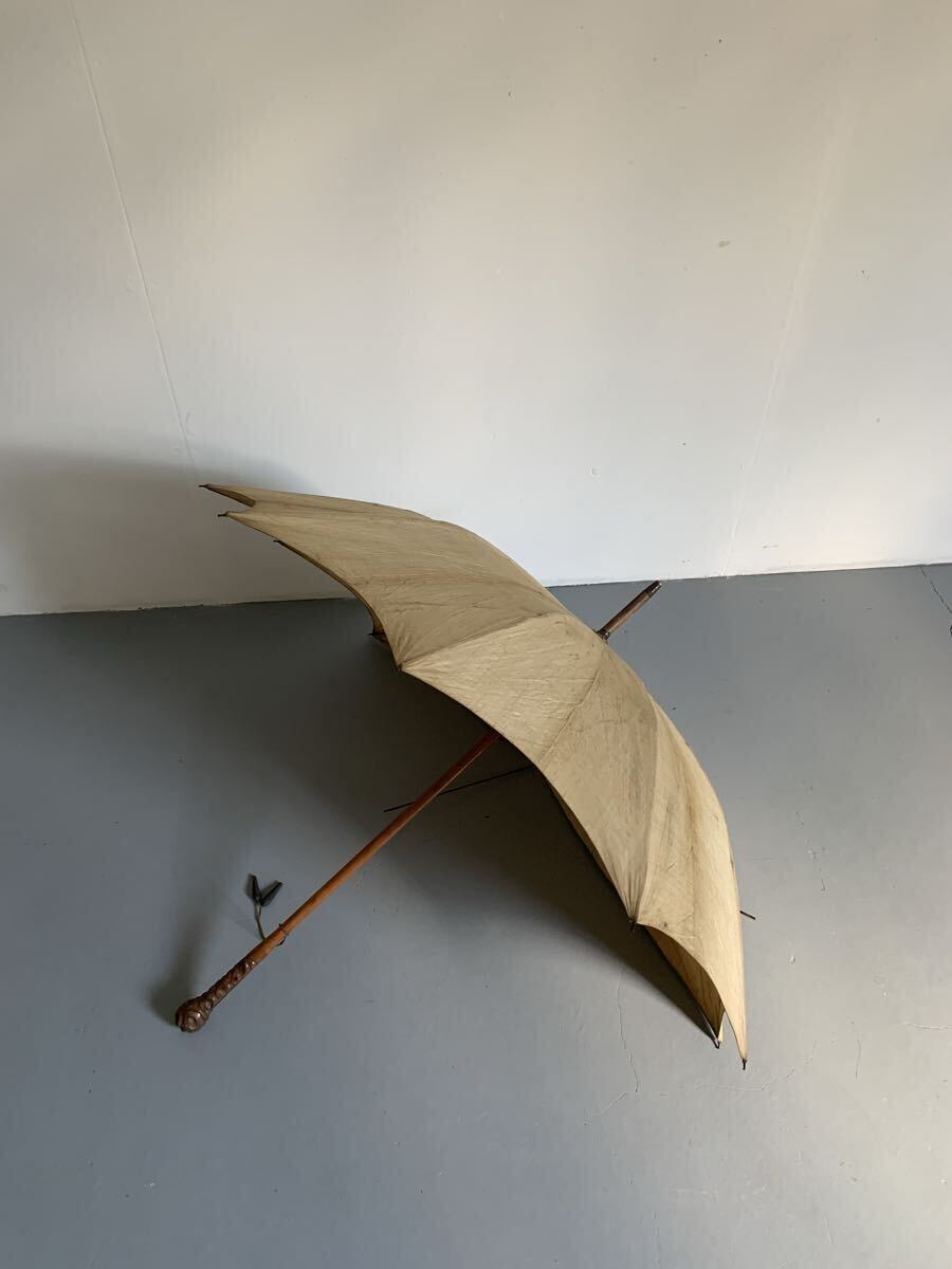 旧家蔵出し 経年の雰囲気が素敵な古い傘 昭和レトロコレクションオブジェアンティークビンテージ古道具インテリアディスプレイ飾り店舗什器拍卖
