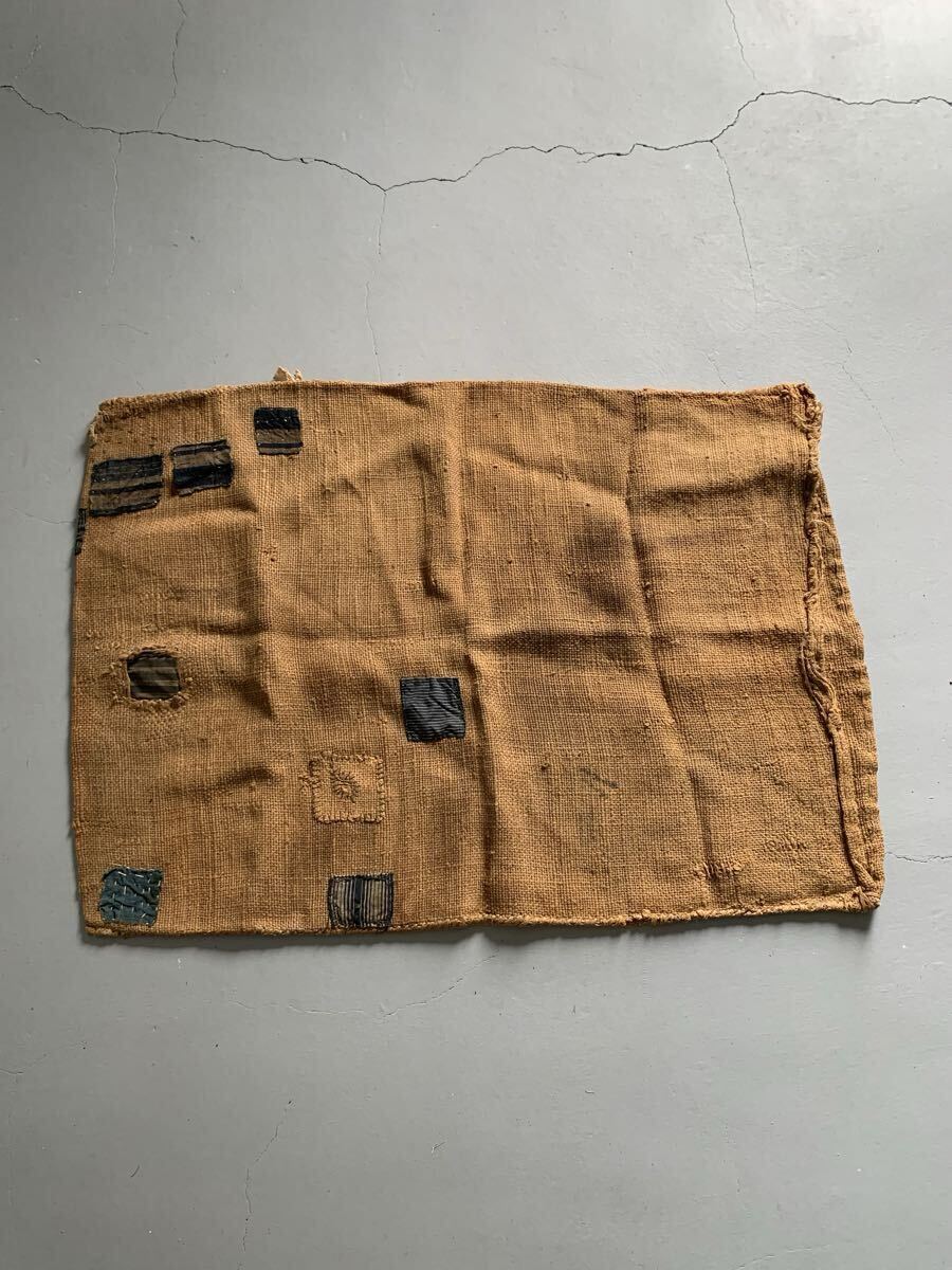 旧家蔵出し 経年の雰囲気が素敵な麻袋 古布ボロBORO古裂襤褸時代アンティークコレクション古道具古物骨董レトロ収集素材飾りアートピース拍卖