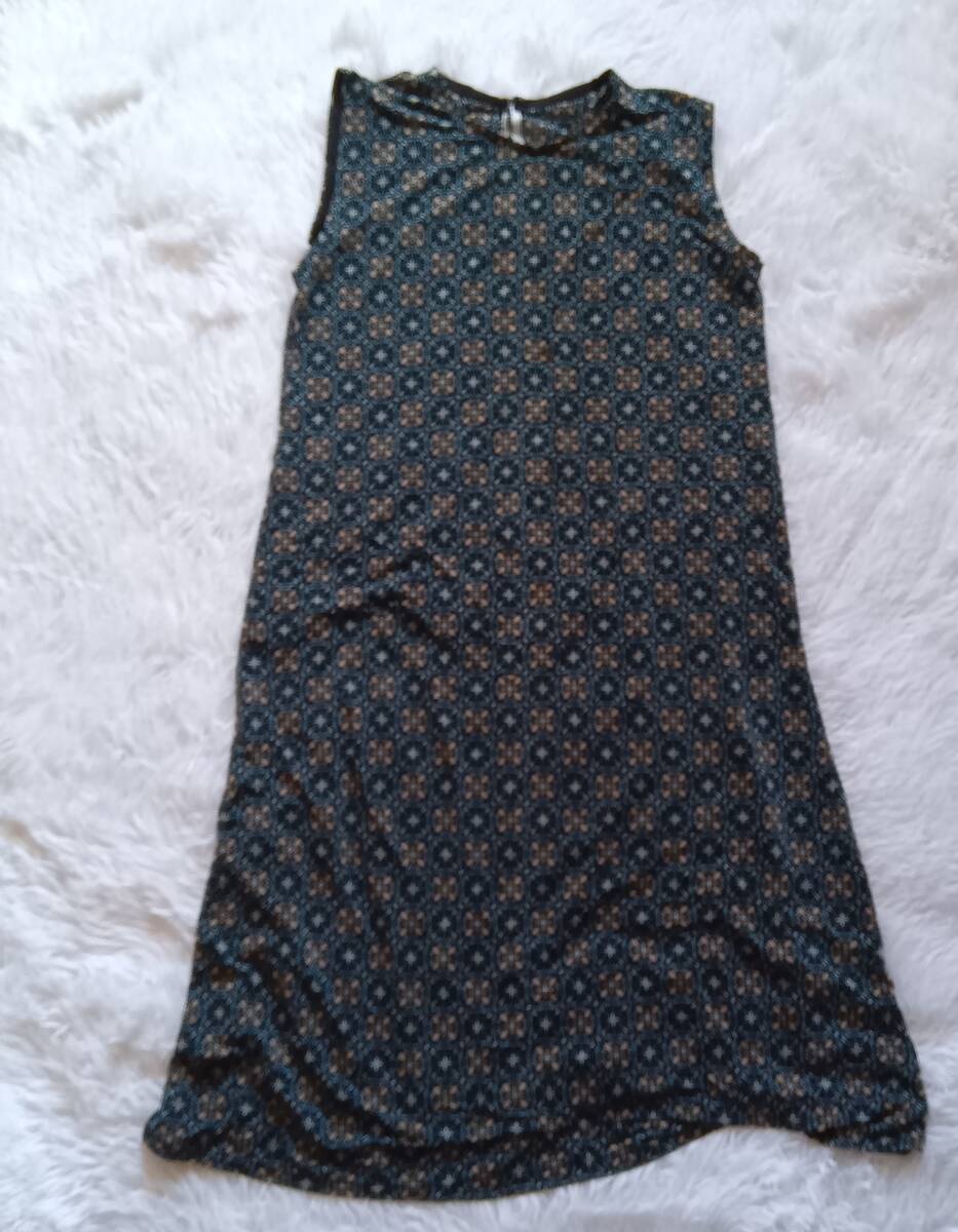 1円 レディース ノースリーブ ワンピース ロング 総柄 レトロ柄 クラシカル柄 ダークグリーン 深緑 裾幅72 Mサイズ拍卖