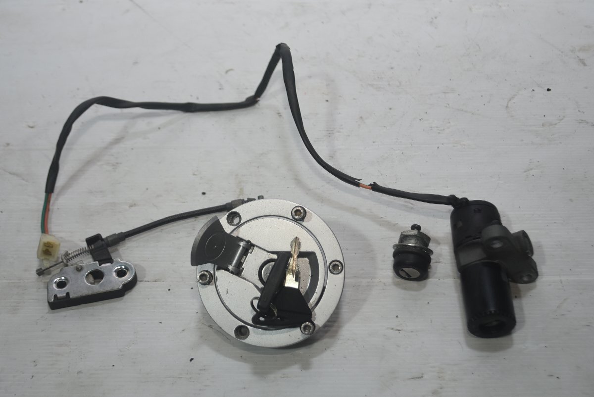 アプリリア RS4 125 ZD4TW メインキー タンクキャップ シートロック 共通キーセット ZD4TW0001BS000*** 【A】A-449拍卖