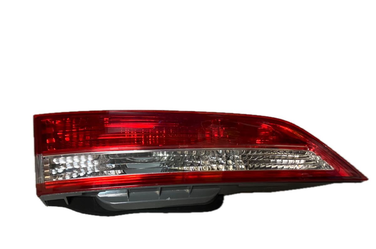 エリシオン DBA-RR3 左リアフィニッシャーランプ 内側テールライト p4150 助手席 ホンダ 純正拍卖