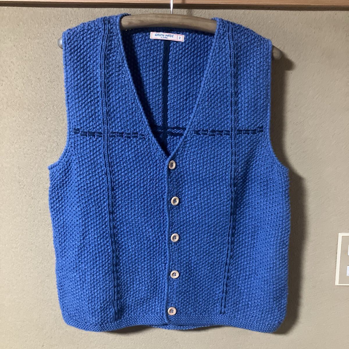 ガイジンメイド、綿手編み鹿子編み+刺し子ベスト ブルー/Mサイズ拍卖