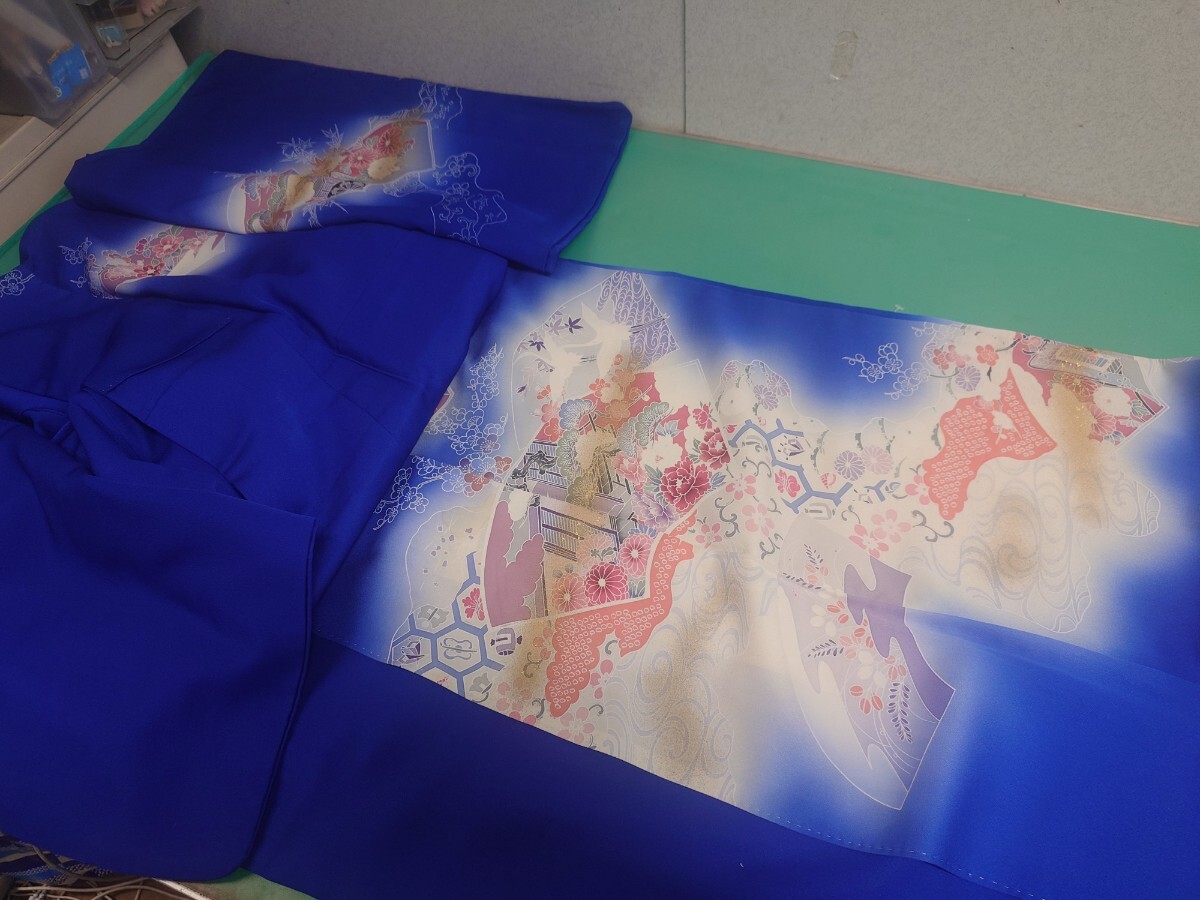 ● 167 素敵な ブルー 青 扇 御所車 松 菊 紅葉 牡丹 鶴 宝尽し紋 暈し 金彩 ラメ 金箔 正絹 豪華絢爛 付け下げ 着物 中古 ③拍卖