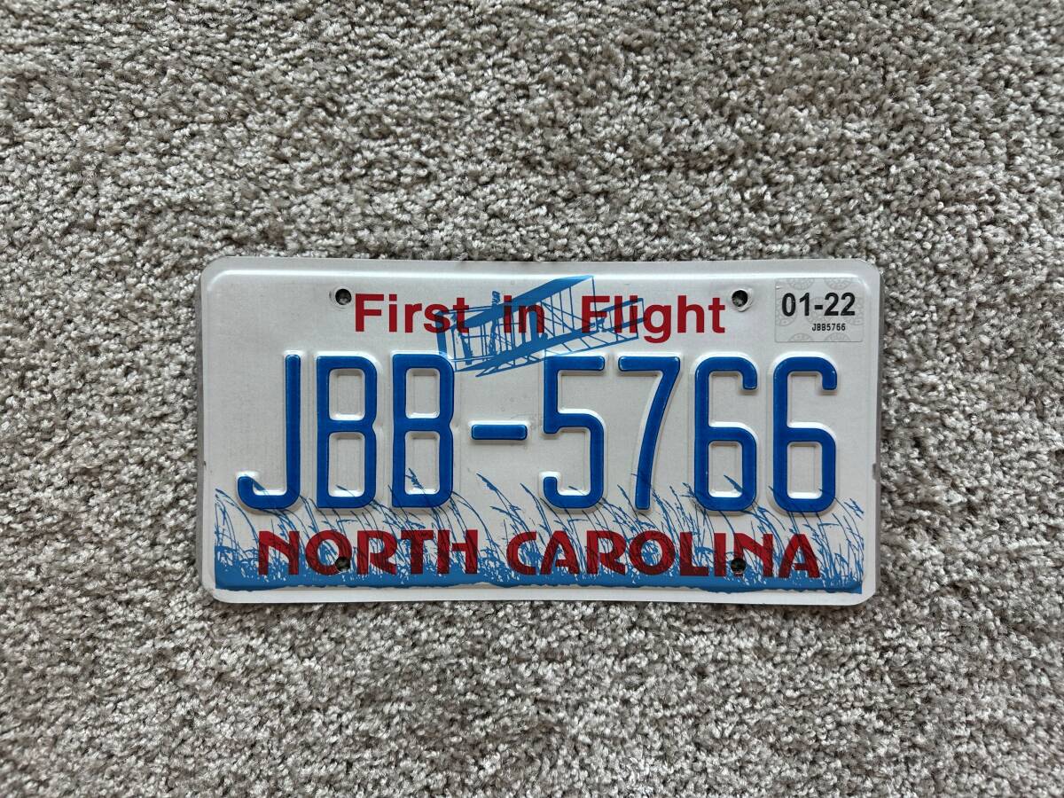 ◇ アメリカ ノースカロライナ州 発行 ★ライト兄弟 First in Flight★ North Carolina 自動車用 ナンバープレート (JBB 5766)拍卖